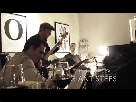 Giant Steps - Ett komplex musikstycke med en frenetisk melodiska struktur och intensiva harmonier